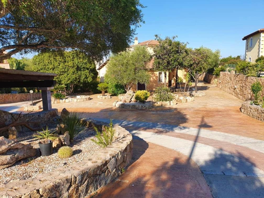 Villa Saba Olbia Buitenkant foto